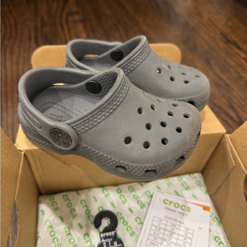 CROCS Kids Water Shoes in Gray